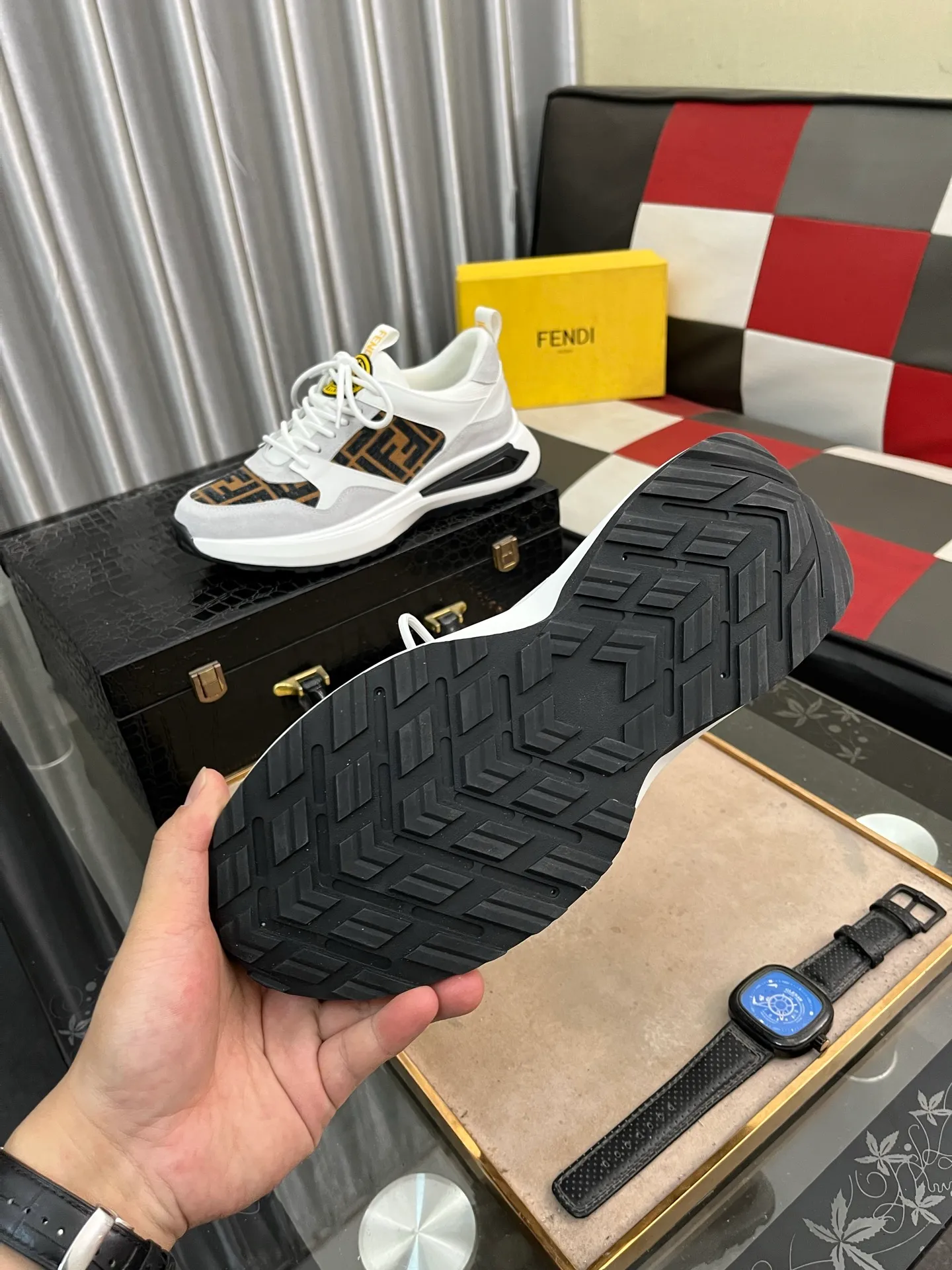 Men's shoes 💰458⌚️⌚️FENDI "FENDI" Regular size: 38-44 (casual shoes) Product materials: Selected cowhide upper, soft sheepskin lining; original outsole. 6️⃣colors available